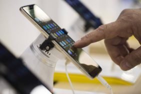 AB039den-teknoloji-devlerine-039pil-omru039-darbesi-Akilli-telefonlara-yeni-standartlar-geliyor-featured
