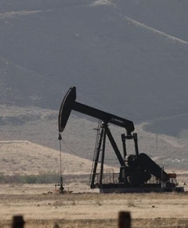 ABDde-ham-petrol-stoklari-900-bin-varil-azaldi-featured