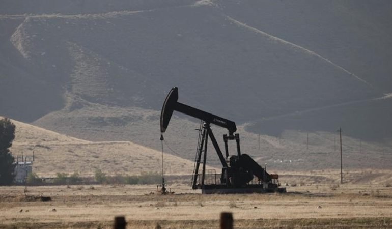 ABDde-ham-petrol-stoklari-900-bin-varil-azaldi-featured