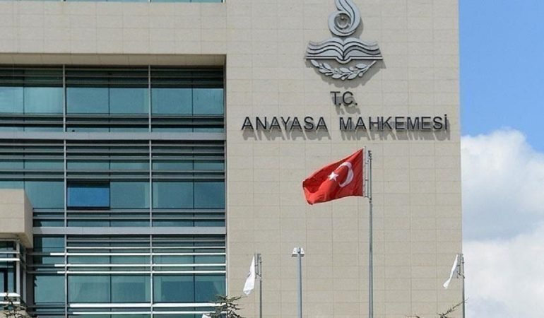 AYM'den Vergi Usul Kanunu'ndaki e-tebligat yetkisine iptal kararı 1 AYM8217den-Vergi-Usul-Kanunu8217ndaki-e-tebligat-yetkisine-iptal-karari-featured