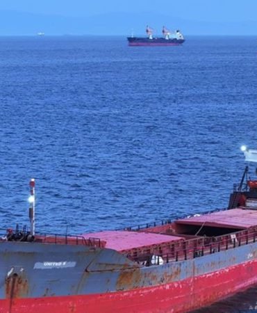 Abluka-sonrasi-Hurmuz-hareketlendi-Iki-tanker-rotasini-degistirdi-featured