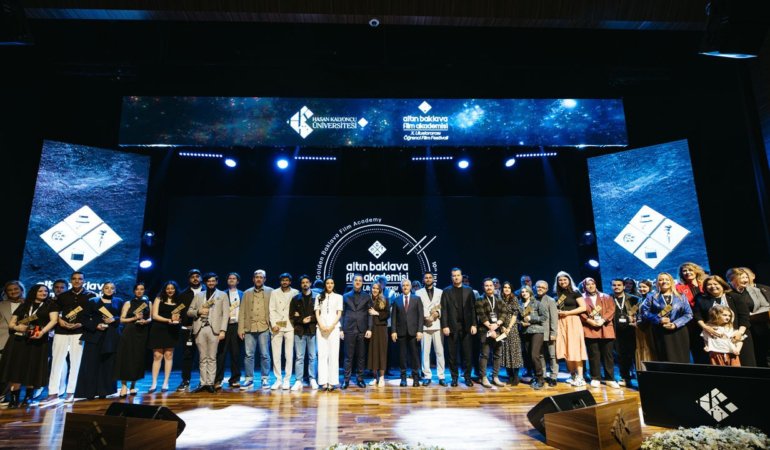 Altin-Baklava-Film-Akademisi-X.-Uluslararasi-Ogrenci-Film-Festivalinde-oduller-sahiplerini-buldu-featured