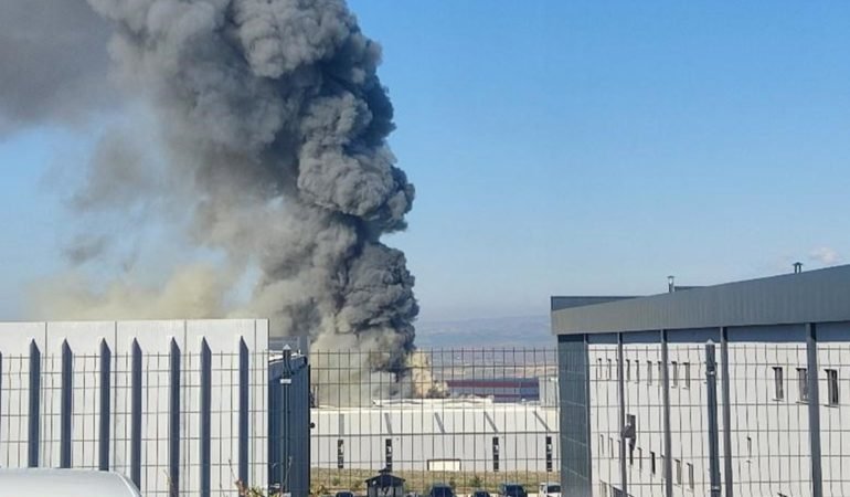 Ankara039da-boya-fabrikasinda-yangin-Mudahale-suruyor-featured