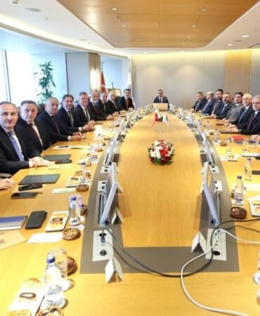 Bakan-Kacir-bankacilarla-bulustu-Zorluklara-ragmen-yatirimlari-hizlandiracagiz-featured