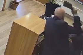 Belediyede-korku-filmi-gibi-anlar-Satirli-saldiri-ani-kamerada8230-featured