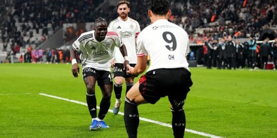 Beşiktaş kendi sahasında Antalyaspor'u mağlup etti