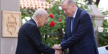 Beştepe'de kritik görüşme: Erdoğan ve Bahçeli bir araya geldi 6 Bestepe039de-kritik-gorusme-Erdogan-ve-Bahceli-bir-araya-geldi-featured