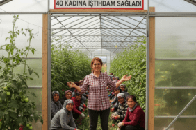 Bileziklerini-Bozdurup-Kurdugu-Serayla-40-Kadina-Istihdam-Sagladi-gemini