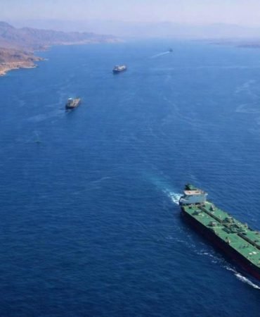 Bogazda-kritik-gelisme-Iranli-supertanker-Hurmuz039den-gecti-featured