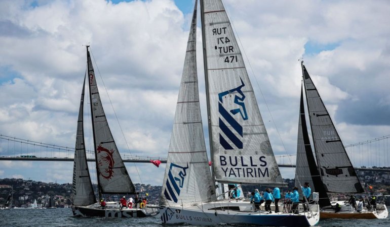 Bulls-Yatirim-Yelkenli-Takimi-Cumhurbaskanligi-7.-Uluslararasi-Yat-Yarislarindan-dort-kupayla-dondu-featured