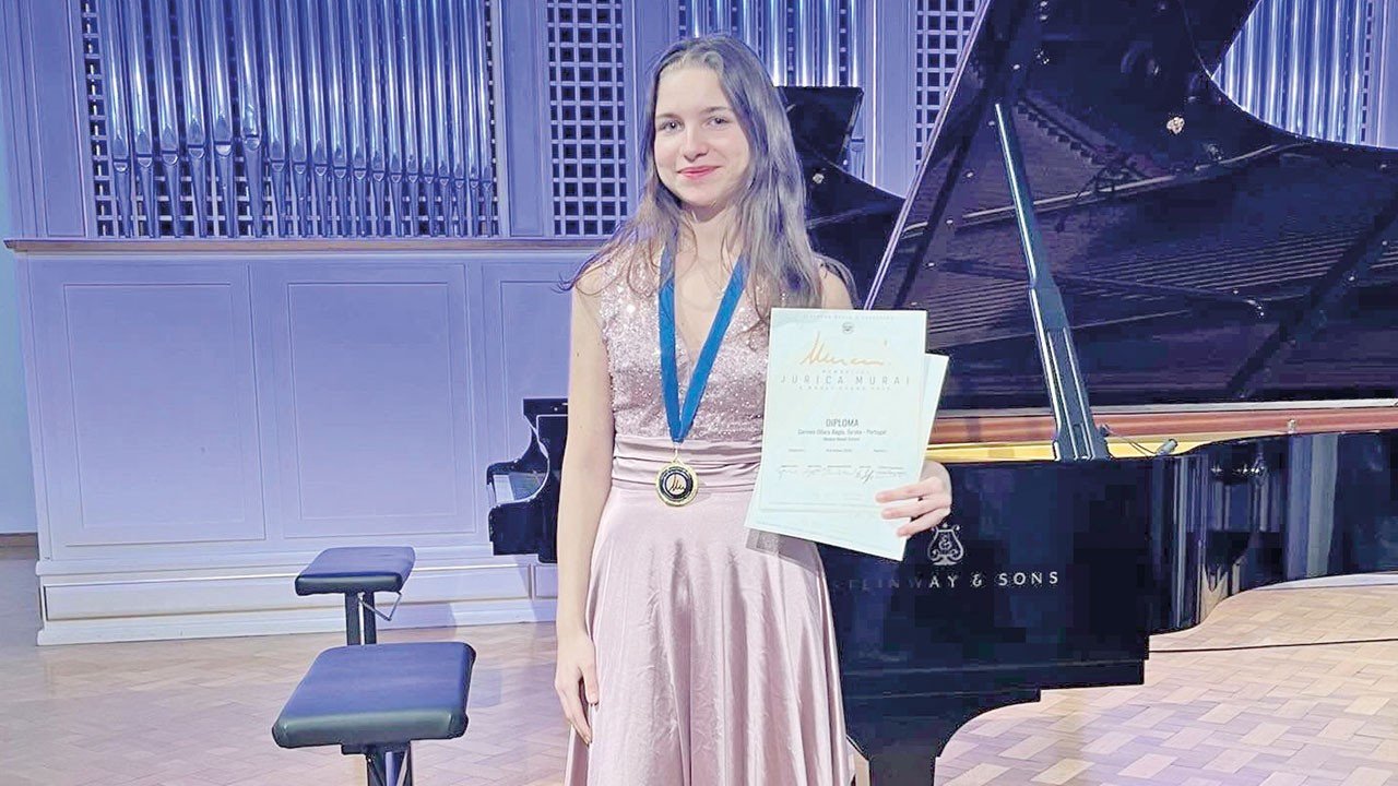 Carmen-Dilara-Bagis-Hirvatistanda-birincilik-kazandi-featured