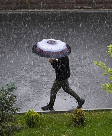 Cok-sayida-il-icin-kuvvetli-saganak-uyarisi-Yurt-genelinde-etkili-olacak-featured