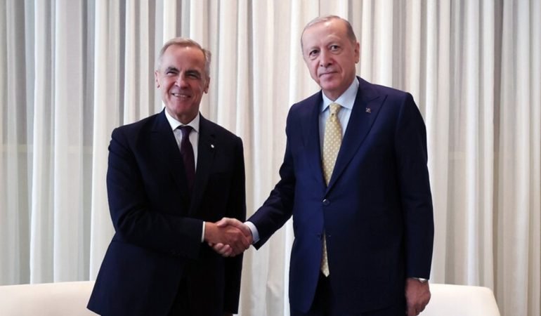 Cumhurbaskani-Erdogan-Kanada-Basbakani-Carney-ile-gorustu-featured