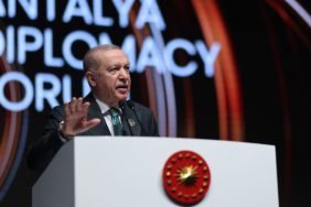 Cumhurbaskani-Erdogan039in-Antalya-Diplomasi-Forumu039ndaki-konusmasi-3-dilde-kitaplastirildi-featured