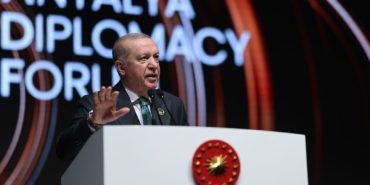Cumhurbaskani-Erdogan039in-Antalya-Diplomasi-Forumu039ndaki-konusmasi-3-dilde-kitaplastirildi-featured