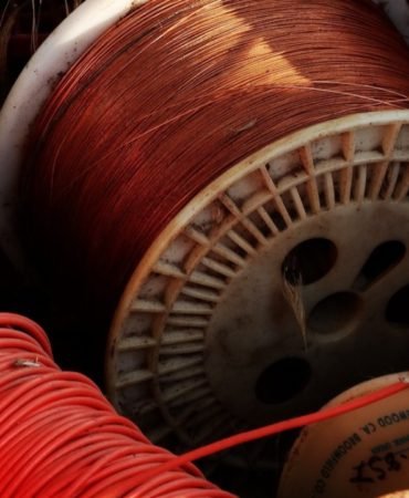 Emtiada-dalgali-seyir-Bakir-geriledi-belirsizlik-suruyor-featured