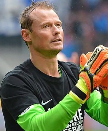 Eski-Arsenal-Kalecisi-Tren-Faciasinda-Vefat-Etti-featured