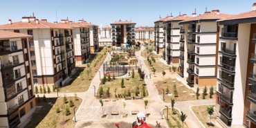 Ev sahibi Türkiye’ye toplam 8.8 milyon ön talep geldi: İstanbul’da aylık taksitler 7.313 TL’den başlıyor 2 Ev-sahibi-Turkiyeye-toplam-8.8-milyon-on-talep-geldi-Istanbulda-aylik-taksitler-7.313-TLden-basliyor-featured