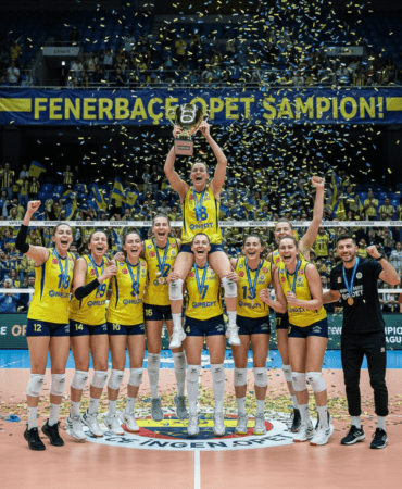 Fenerbahce-Opet-Galatasarayi-Devirerek-Sampiyonluk-Ilan-Etti-gemini