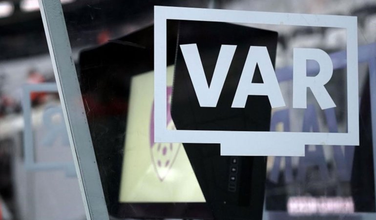 Galatasaray-Fenerbahce-derbisinin-VAR-hakemi-belli-oldu-featured