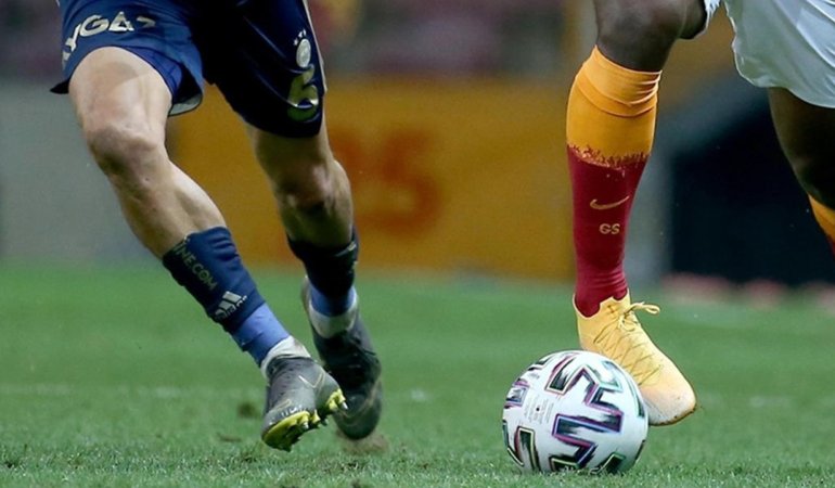 Galatasaray-Fenerbahce-derbisinin-ilk-11039leri-belli-oldu-featured