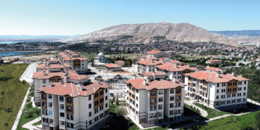 Gözler İstanbul’da: 100 bin konut için kura başlıyor 1 Gozler-Istanbulda-100-bin-konut-icin-kura-basliyor-featured