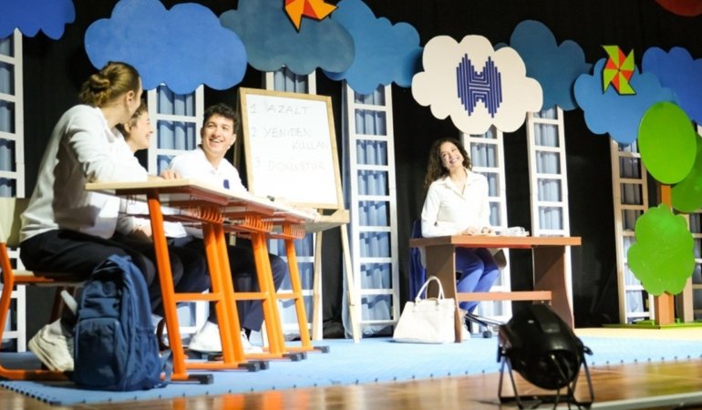 Halkbank-Tiyatrosu-Kirklareli8217den-Basladi-featured