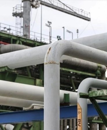 Hurmuz039de-iki-ay-sonra-bir-ilk-LNG-tankeri-ablukayi-asti-featured