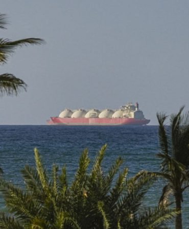 Hurmuzde-LNG-gemilerinden-039U039-donusu-featured