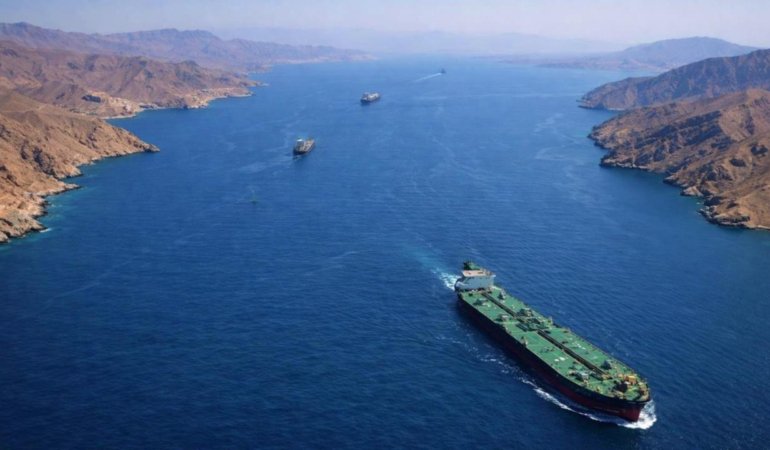 Hurmuzde-abluka-delindi-Bir-tanker-daha-bogazi-gecti-featured