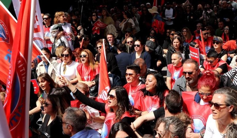 Ikinci-saldiri-sonrasi-ogretmenlerden-grev-uzatma-karari-featured