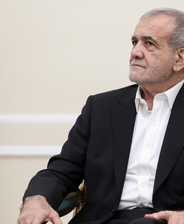 Iran-Cumhurbaskani-Pezeskiyan-ile-Pakistan-Basbakani-Serif-gorustu-featured