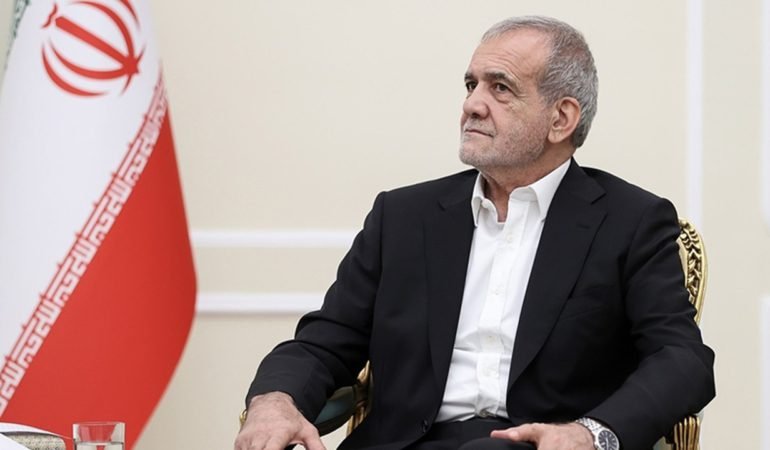 Iran-Cumhurbaskani-Pezeskiyan-ile-Pakistan-Basbakani-Serif-gorustu-featured