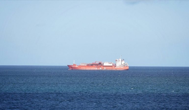 Iran8217dan-Hurmuz-Mesaji-Dusmanla-Baglantili-Gemilere-Yasak-featured