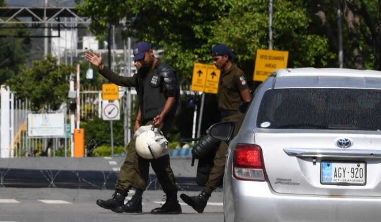 Islamabad039da-dikkat-ceken-onlemler-Gorusme-olacak-mi-featured