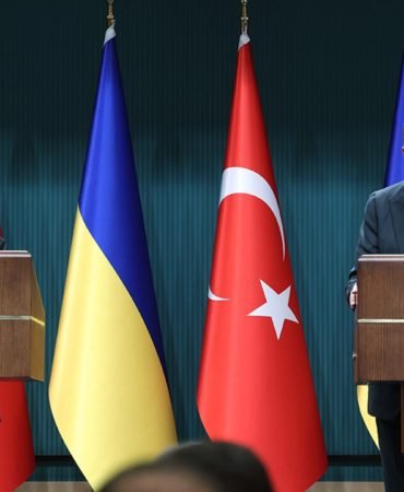 Istanbul8217da-Kritik-Zirve-Erdogan-ve-Zelenskiy-Baris-Icin-Bulustu-featured