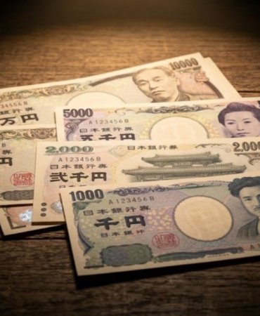 Japon-Yeni-dolar-karsisinda-2024-yilindan-bu-yana-en-dusuk-seviyesine-geriledi-featured