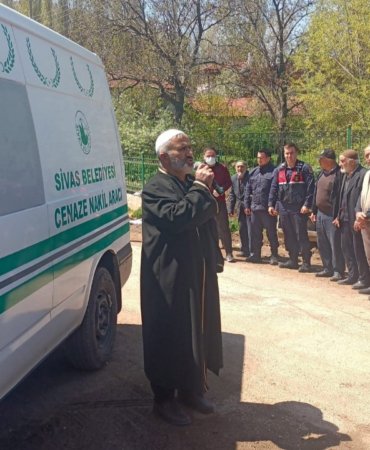 KKKA039dan-hayatini-kaybeden-gencin-cenaze-namazi-arac-basinda-kildirildi-featured