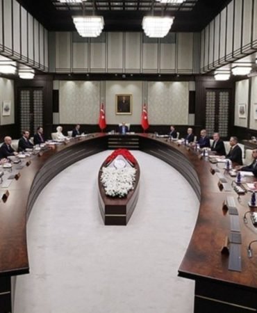 Kabine-toplaniyor-Orta-Dogudaki-gerilim-ve-ekonomi-masada-featured