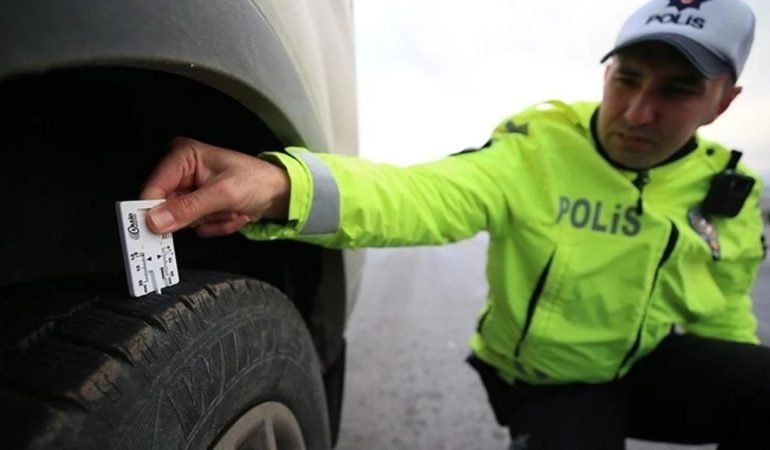 Kis-Lastigi-Zorunlulugu-Sona-Eriyor-featured