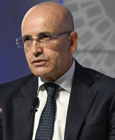 Mehmet-Simsek-Esel-Mobil-Olmasaydi-Akaryakit-Fiyatlari-Nasil-Olurdu-featured