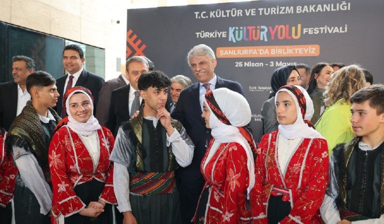 Mezopotamyanin-kalbinde-buyuk-bulusma-Sanliurfa-Kultur-Yolu-Festivali-basladi-featured