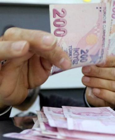 Ogretmen-Maaaslarindan-Buyuk-Miktarda-Usulsuzluk-Operasyonu-featured