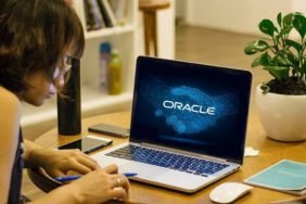 Oracle8217dan-dev-operasyon-Yapay-zeka-icin-30-bin-isten-cikarma-featured