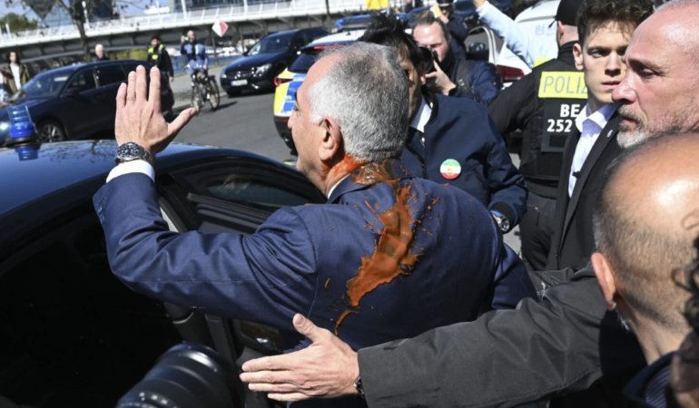 Riza-Pehlevi039ye-Berlin039de-boyali-protesto-featured