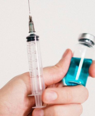 Rusyadan-omru-150-yila-cikaracak-tedavi-Putin039in-talimatiyla-gelistirilen-asi-formule-edildi-featured