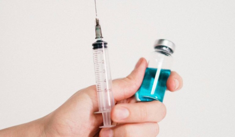 Rusyadan-omru-150-yila-cikaracak-tedavi-Putin039in-talimatiyla-gelistirilen-asi-formule-edildi-featured