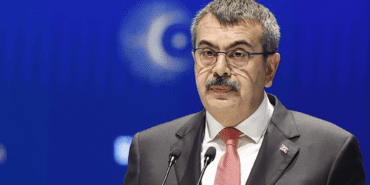 Saldirilar-sonrasi-ilk-ders8230-Bakan-Tekin039den-039okul-guvenligi039-mesaji-featured