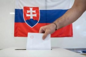 Siyasetcilere-omur-boyu-maas-uygulamasi-kalkiyor-Referandumda-oylanacak-featured