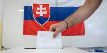 Siyasetcilere-omur-boyu-maas-uygulamasi-kalkiyor-Referandumda-oylanacak-featured